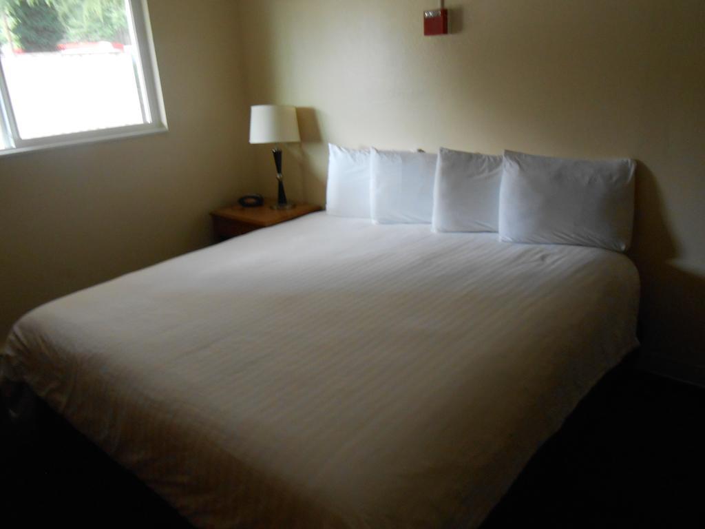 Sunrise Garden Suites ทัควิลา ภายนอก รูปภาพ